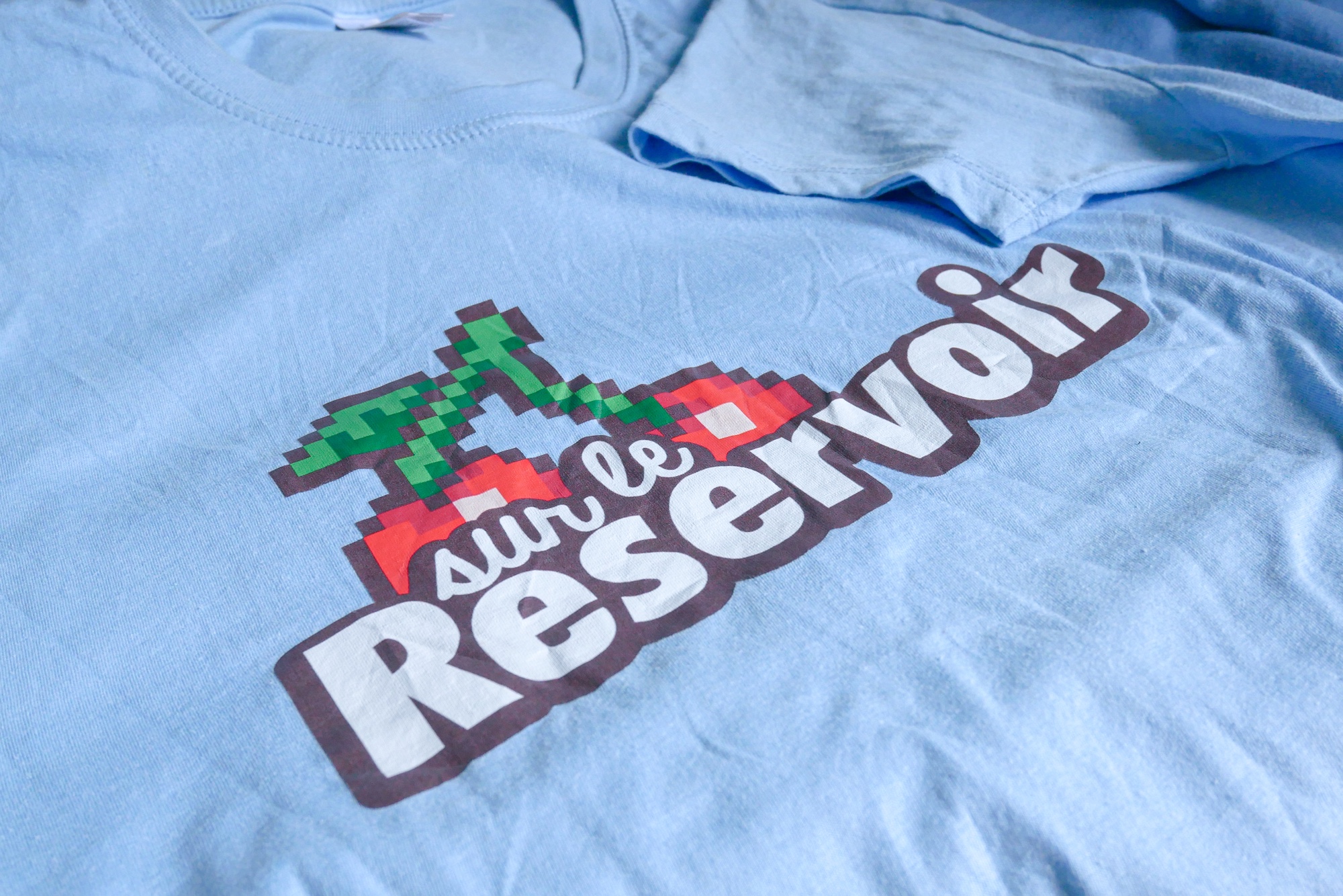 LE Tee Classic - Sur Le Reservoir ™ – Image 2